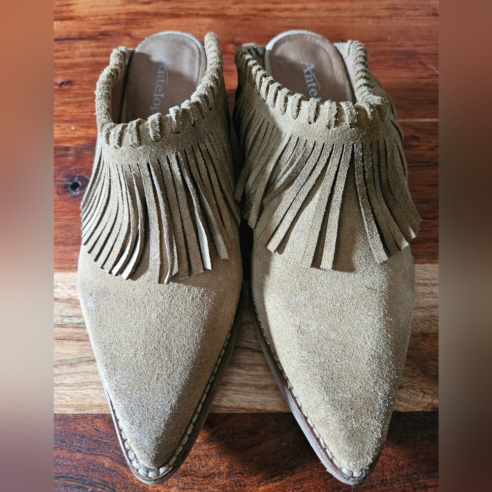 Antelope Women's Tan Fringe Shoes